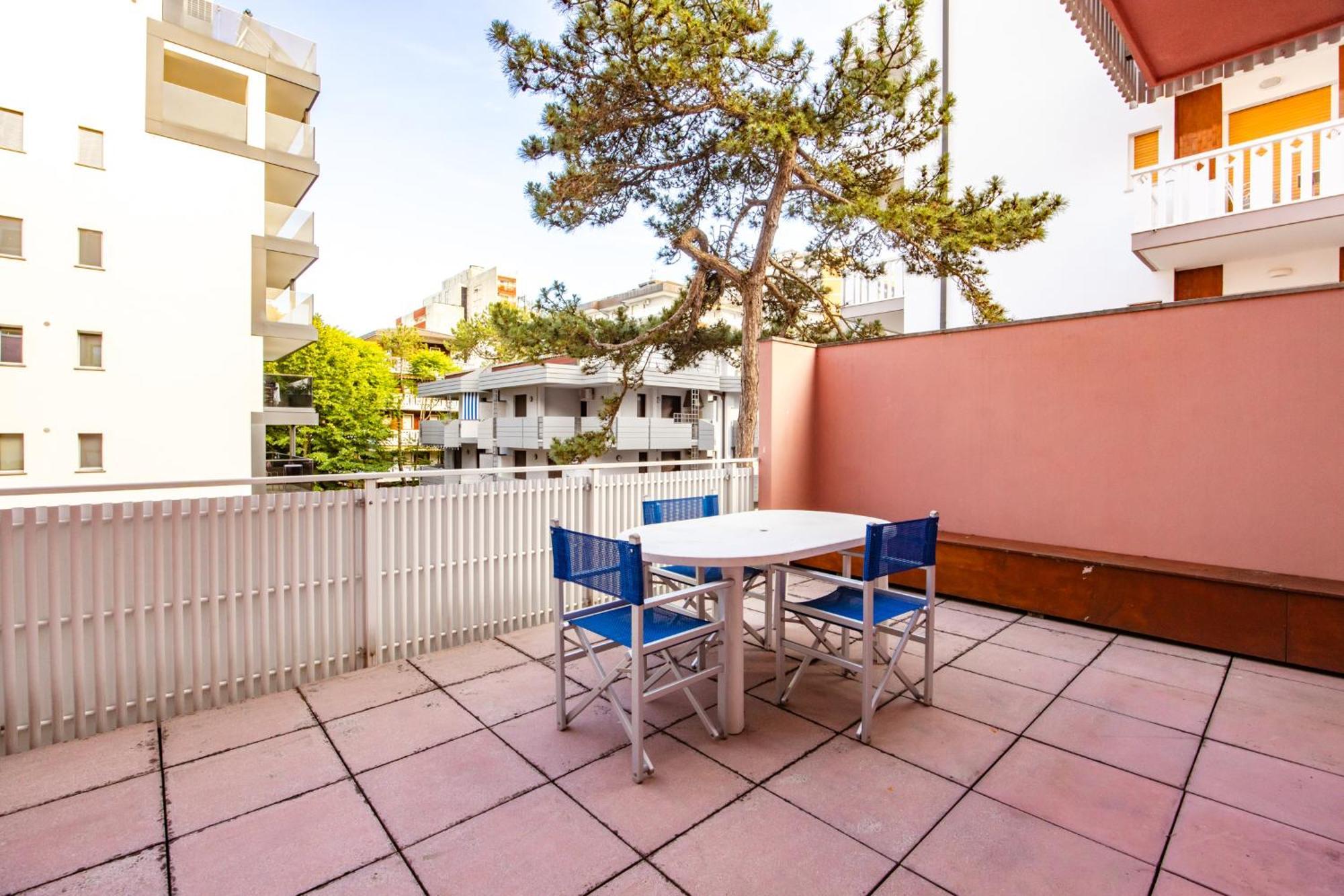 Aparthotel Carinzia Линяно Сабиадоро Екстериор снимка
